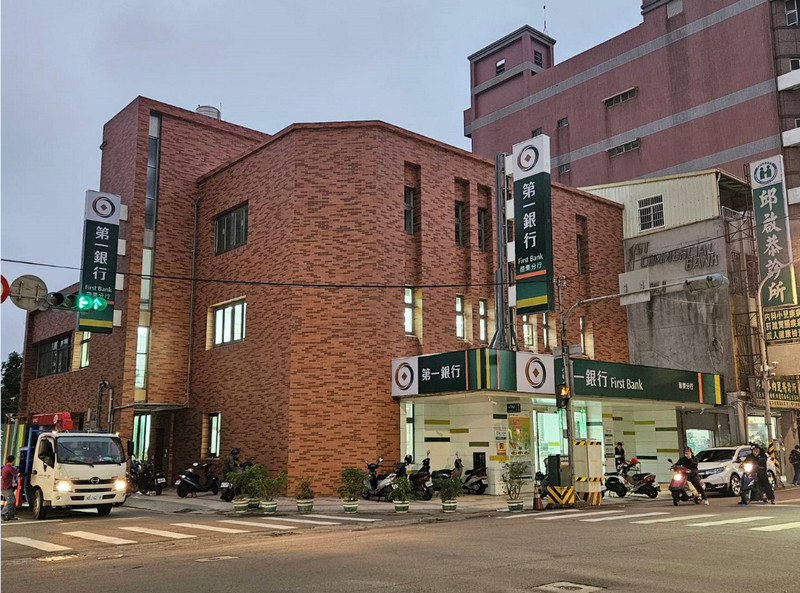 企業識別標誌招牌｜銀行招牌製作施工